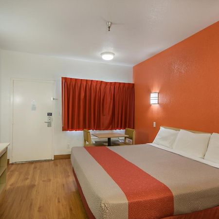 Americas Best Value Inn & Suites Humble Exterior photo